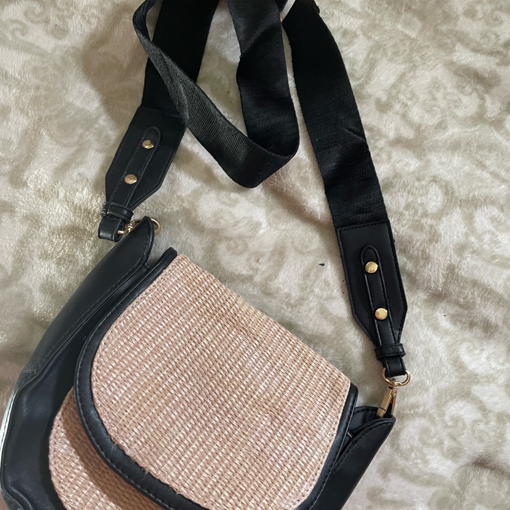 Time and Tru Black and Tan Crossbody Bag